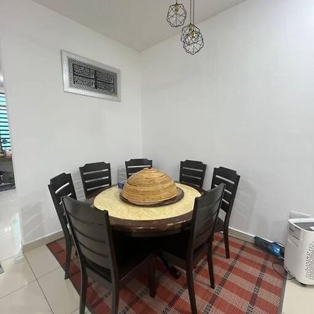 Hadeerna Homestay - Double Storey Terrace Chemor المظهر الخارجي الصورة