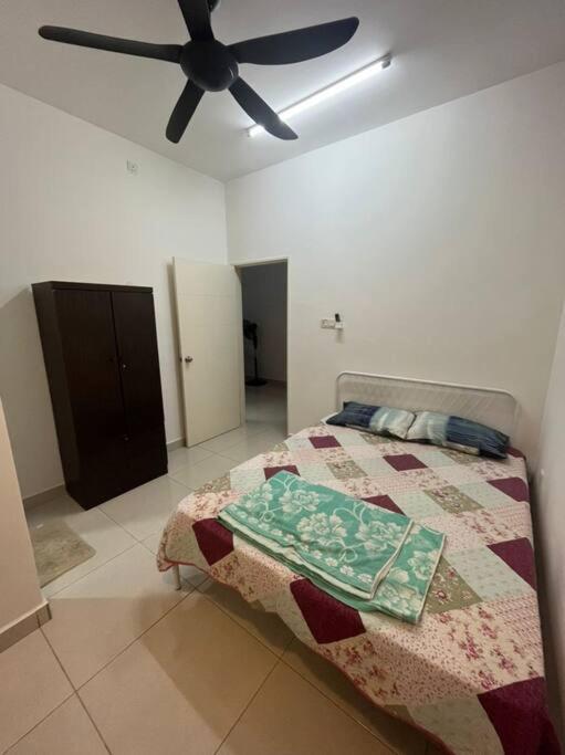 Hadeerna Homestay - Double Storey Terrace Chemor المظهر الخارجي الصورة
