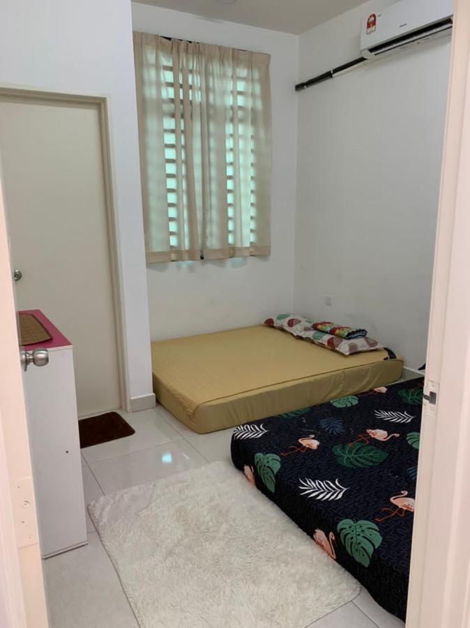 Hadeerna Homestay - Double Storey Terrace Chemor المظهر الخارجي الصورة